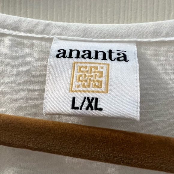 Elegant White V-Neck Maxi Dress - Picture 4 of 5